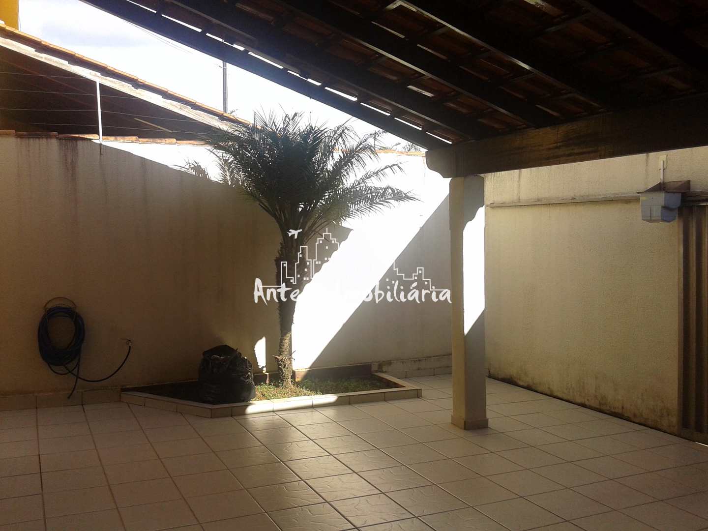 Casa à venda com 4 quartos, 152m² - Foto 2