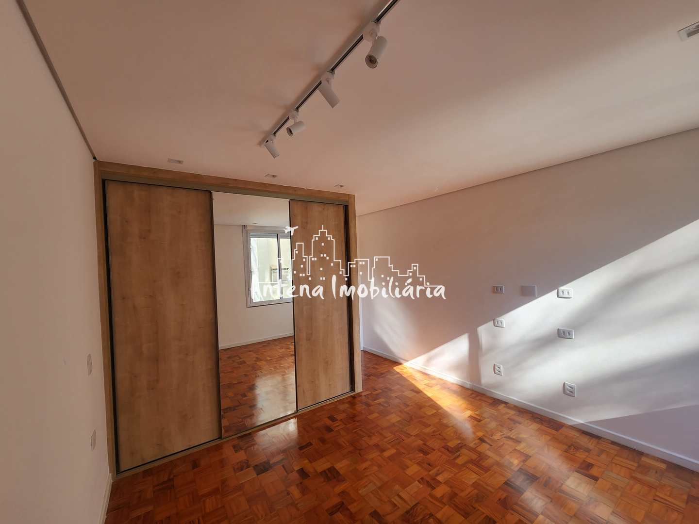 Apartamento à venda com 3 quartos, 155m² - Foto 13