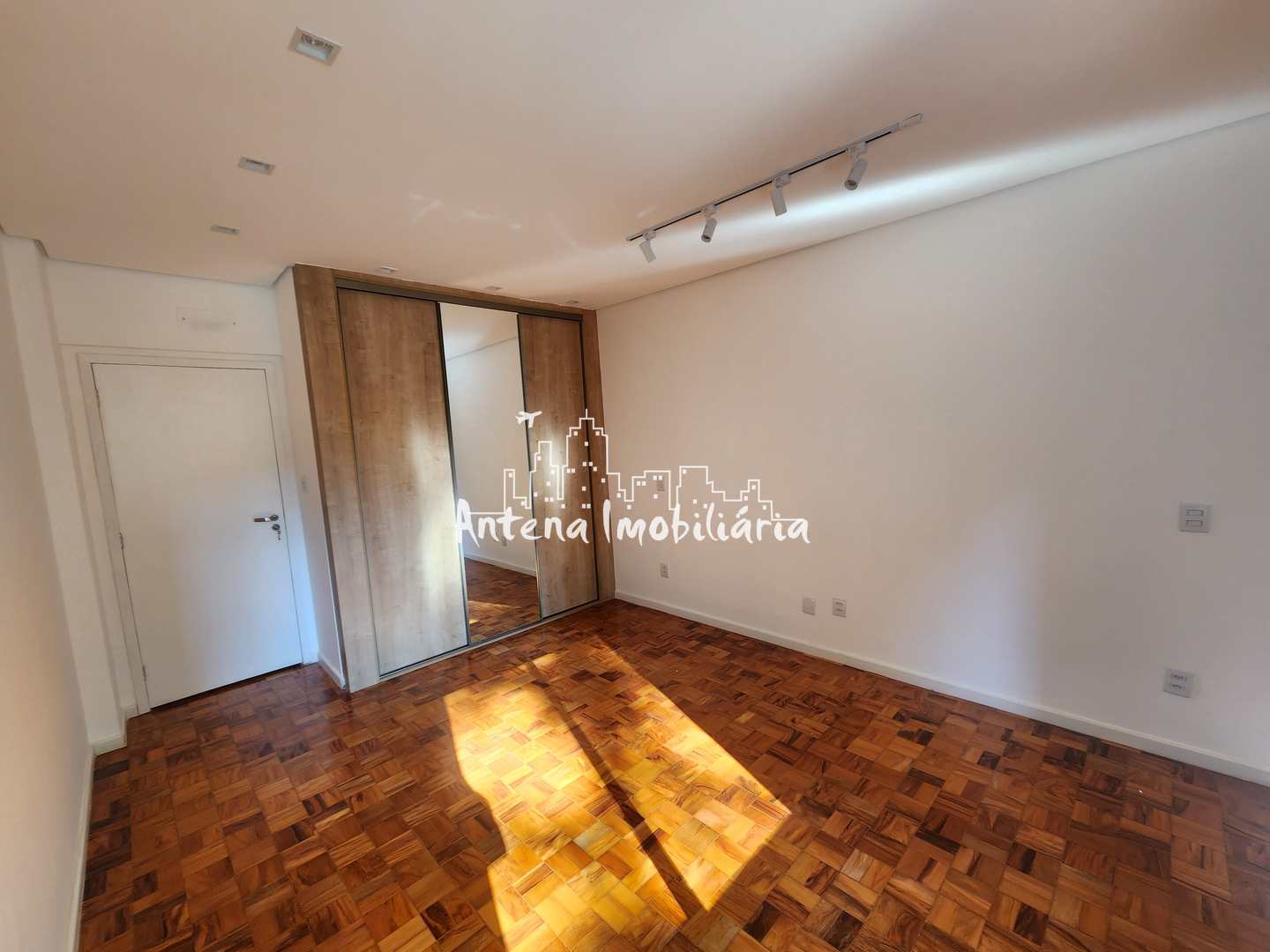 Apartamento à venda com 3 quartos, 155m² - Foto 10