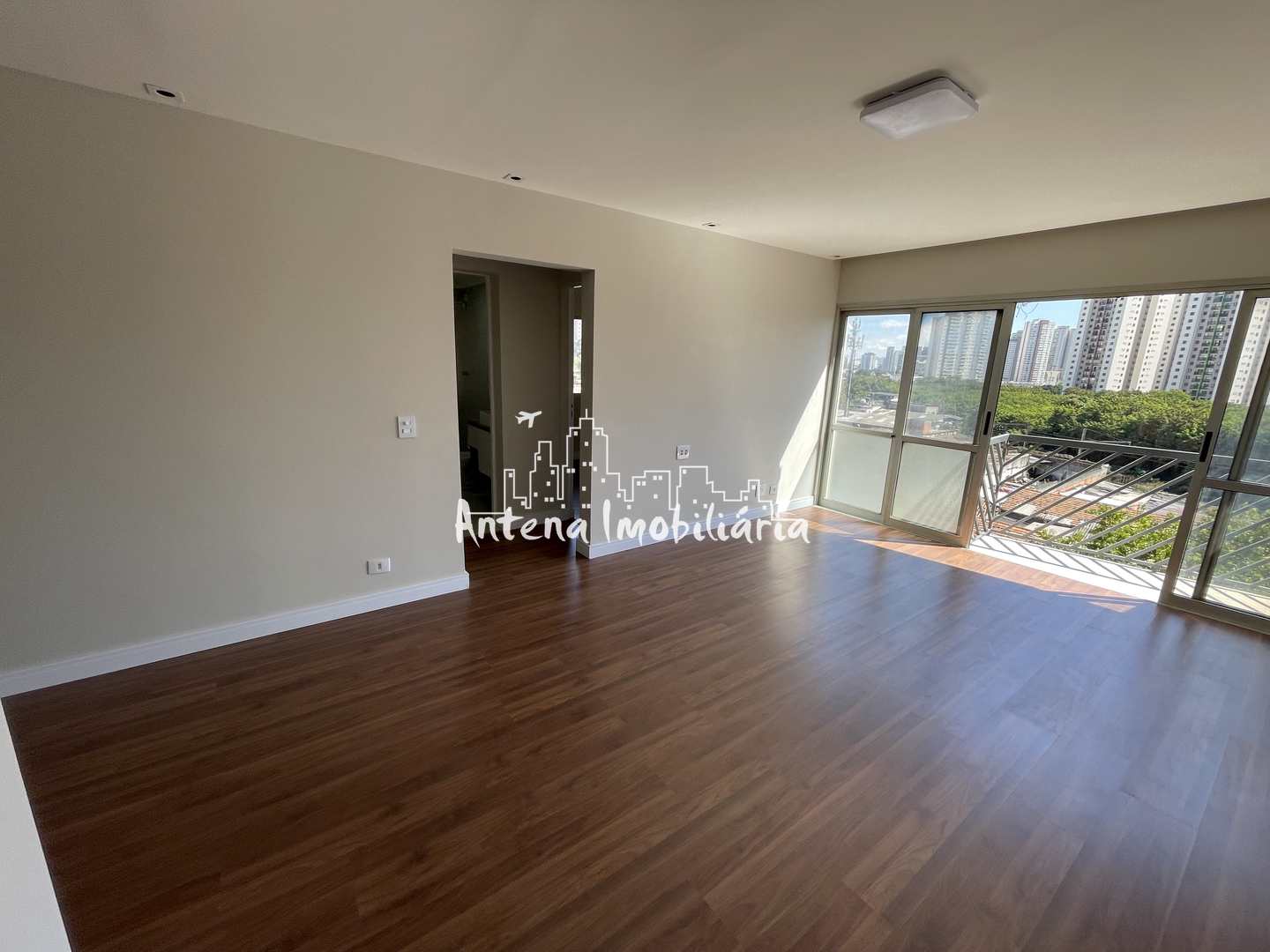 Apartamento à venda com 2 quartos, 62m² - Foto 2