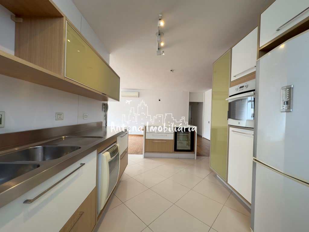 Apartamento à venda com 3 quartos, 176m² - Foto 8