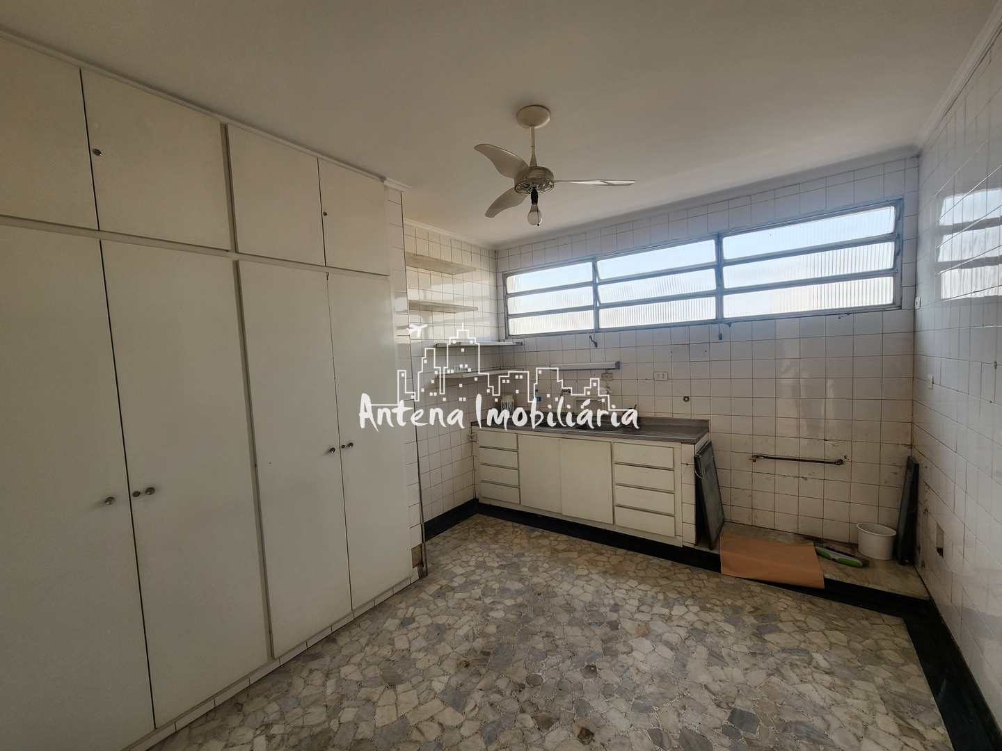 Apartamento para alugar com 3 quartos, 125m² - Foto 12