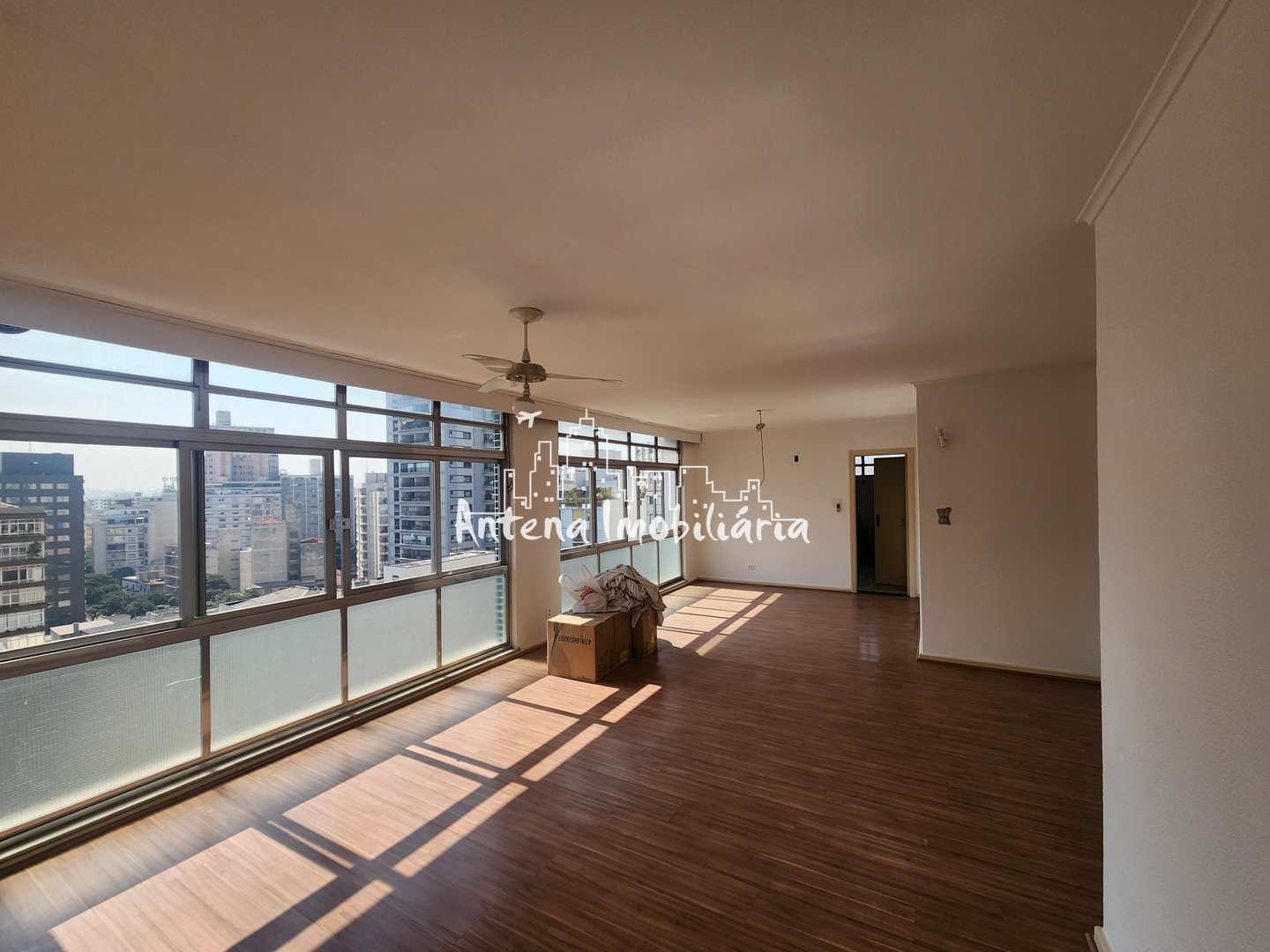 Apartamento para alugar com 3 quartos, 125m² - Foto 1