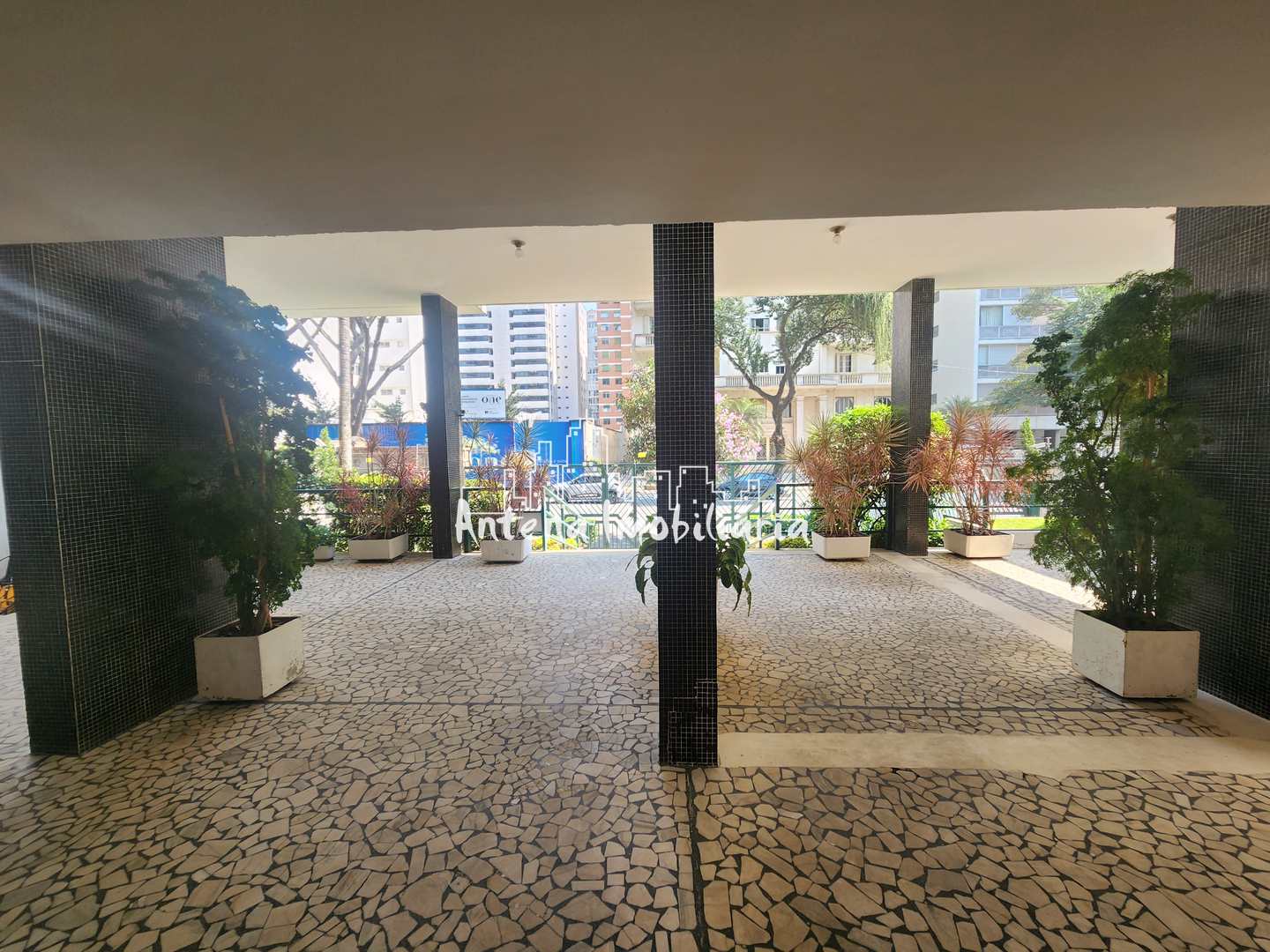 Apartamento para alugar com 3 quartos, 125m² - Foto 18