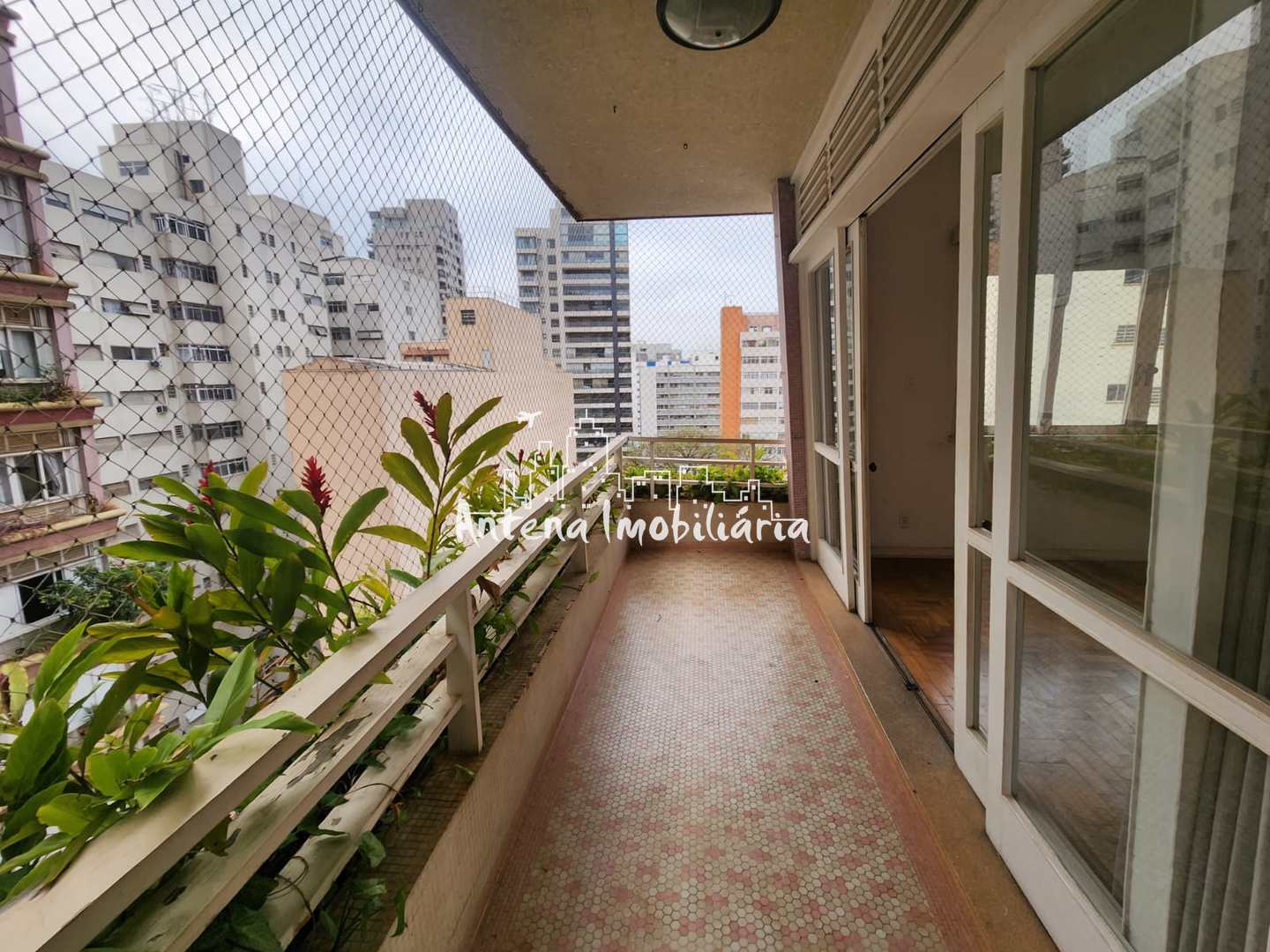 Apartamento para alugar com 3 quartos, 135m² - Foto 1