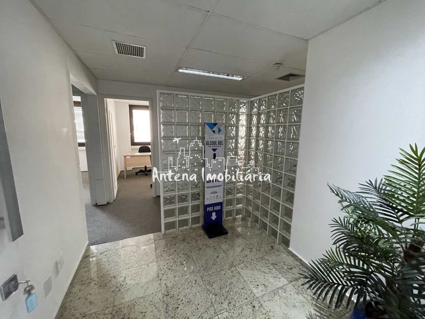 Prédio Inteiro para alugar, 114m² - Foto 1