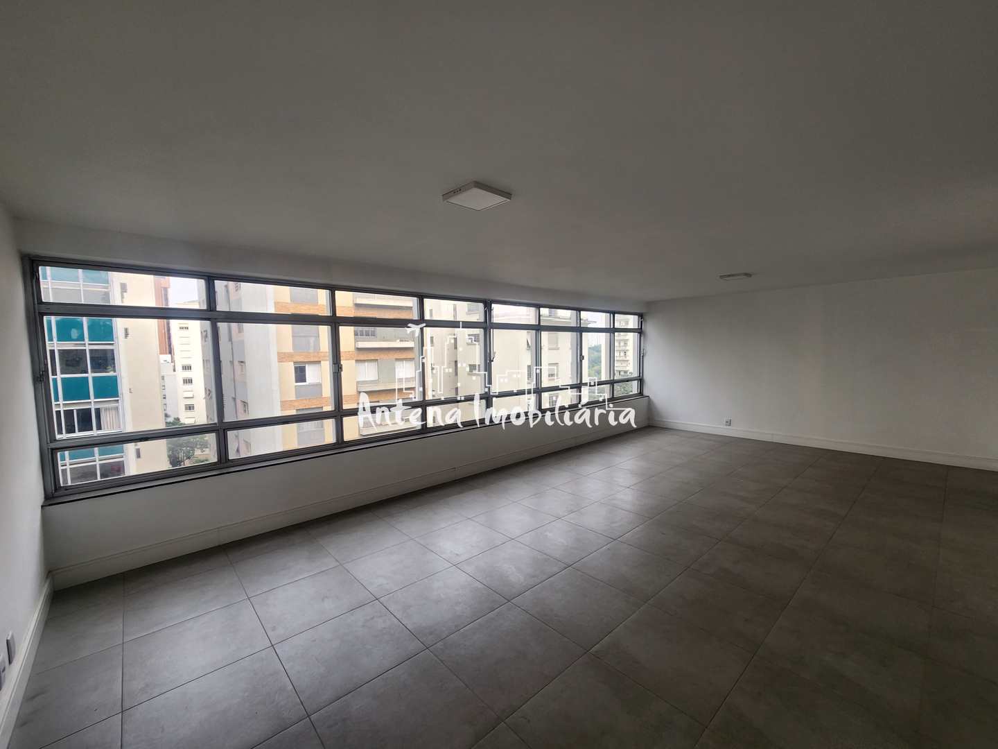 Apartamento à venda e aluguel com 4 quartos, 210m² - Foto 2