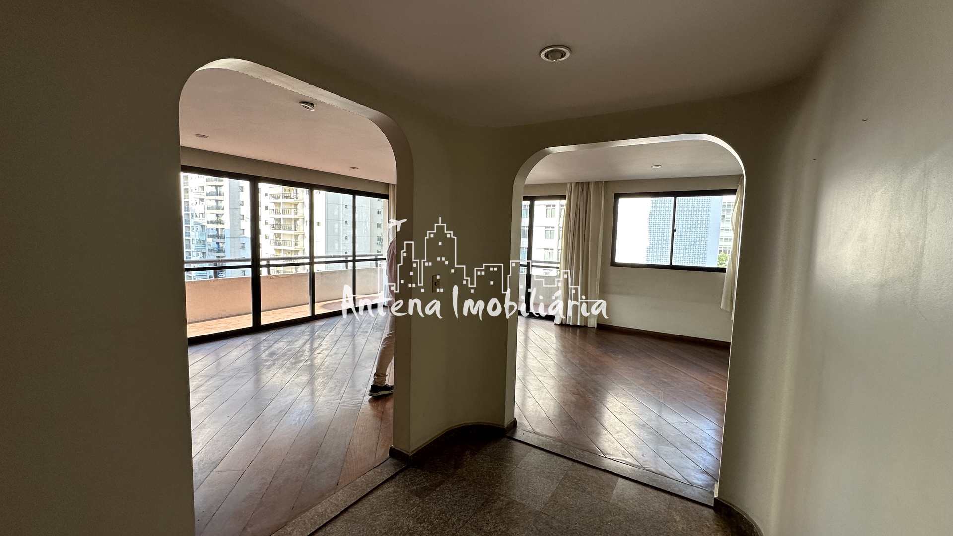 Apartamento à venda com 4 quartos, 246m² - Foto 5