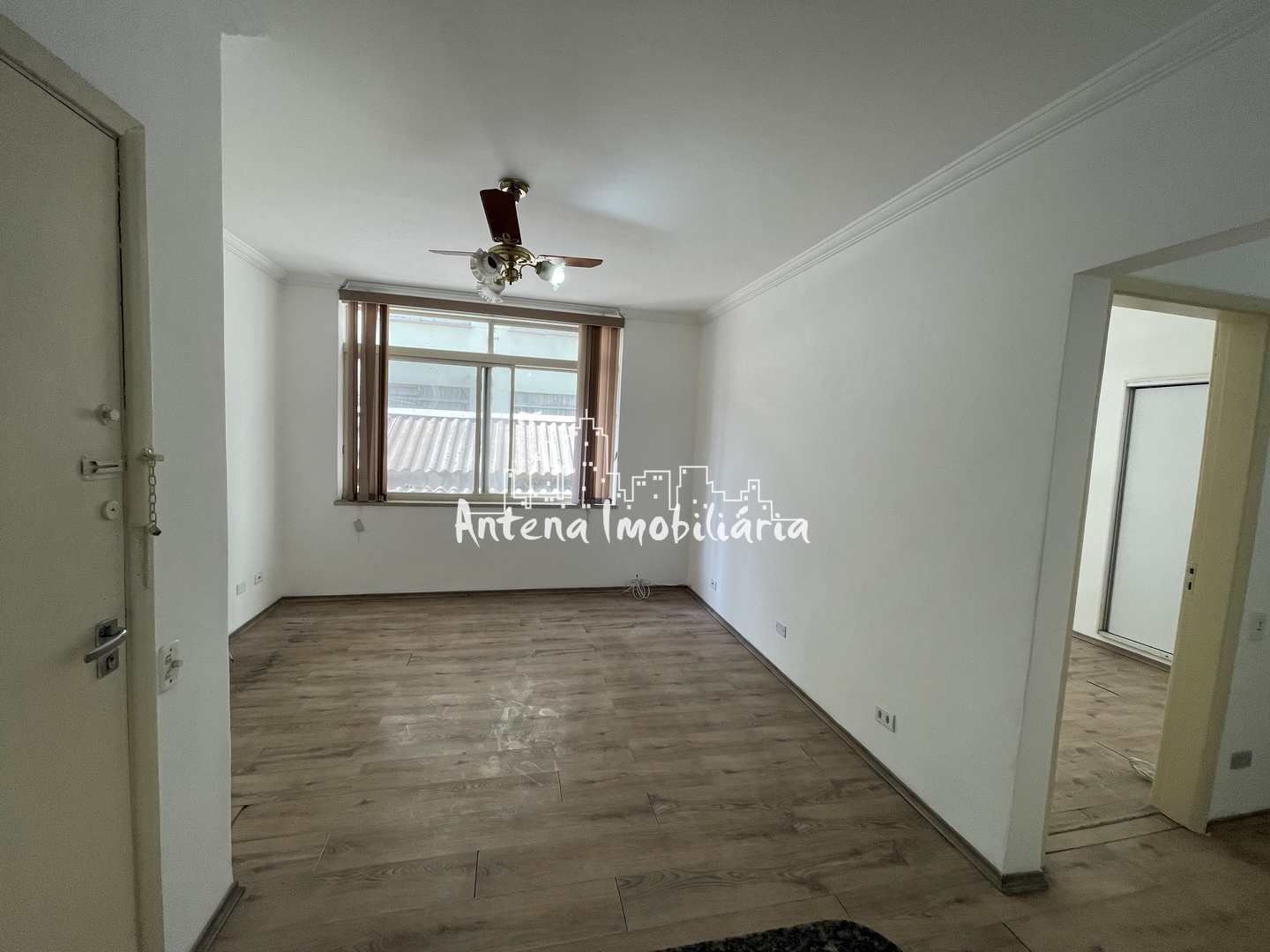 Apartamento à venda com 2 quartos, 90m² - Foto 2