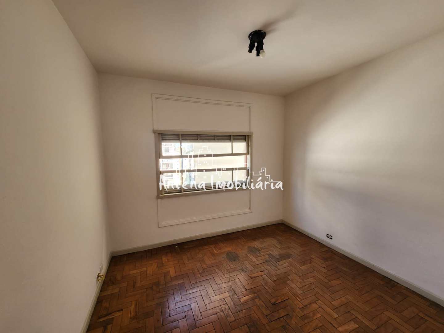 Apartamento à venda com 2 quartos, 68m² - Foto 3