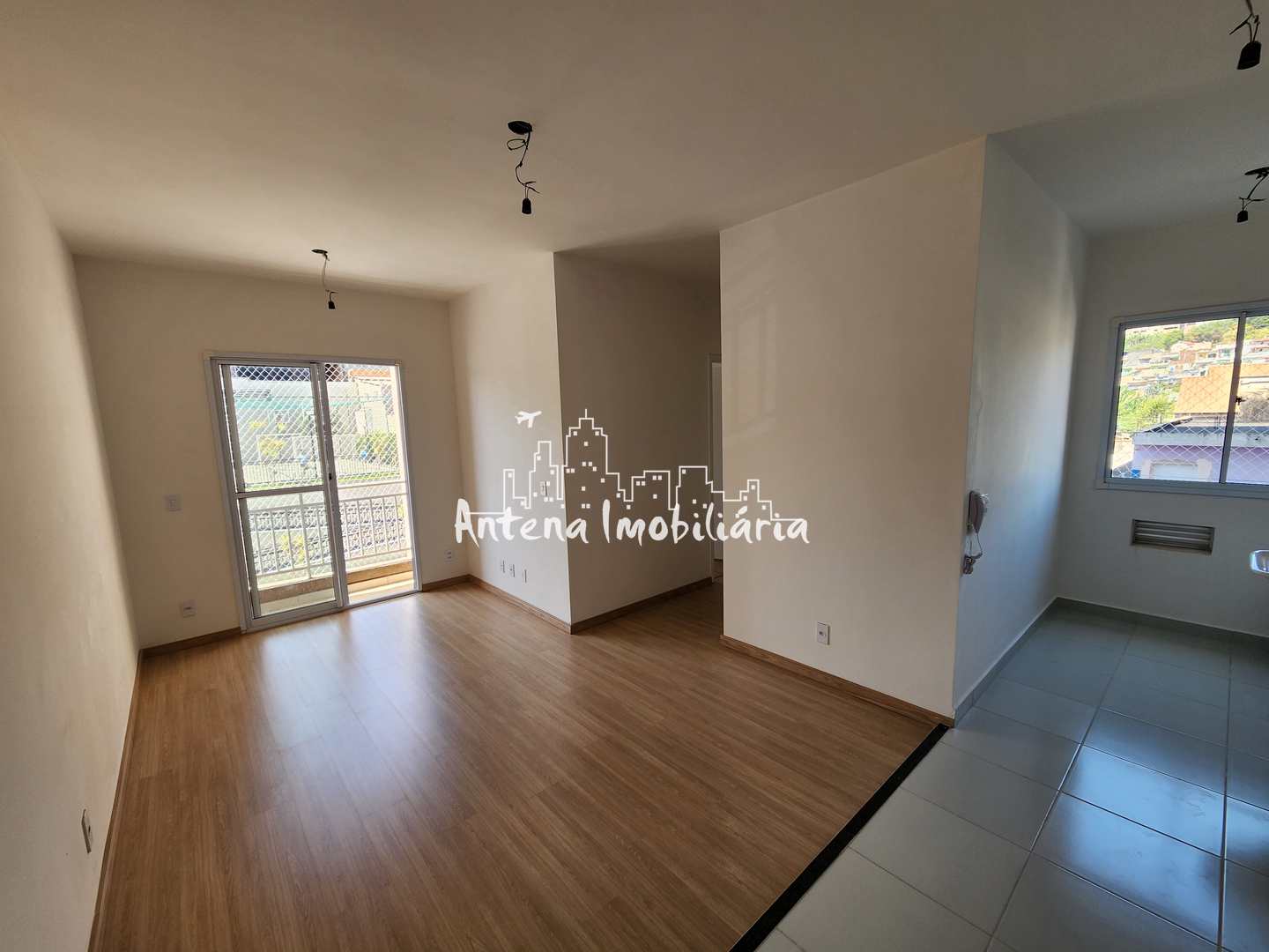 Apartamento à venda com 2 quartos, 48m² - Foto 2