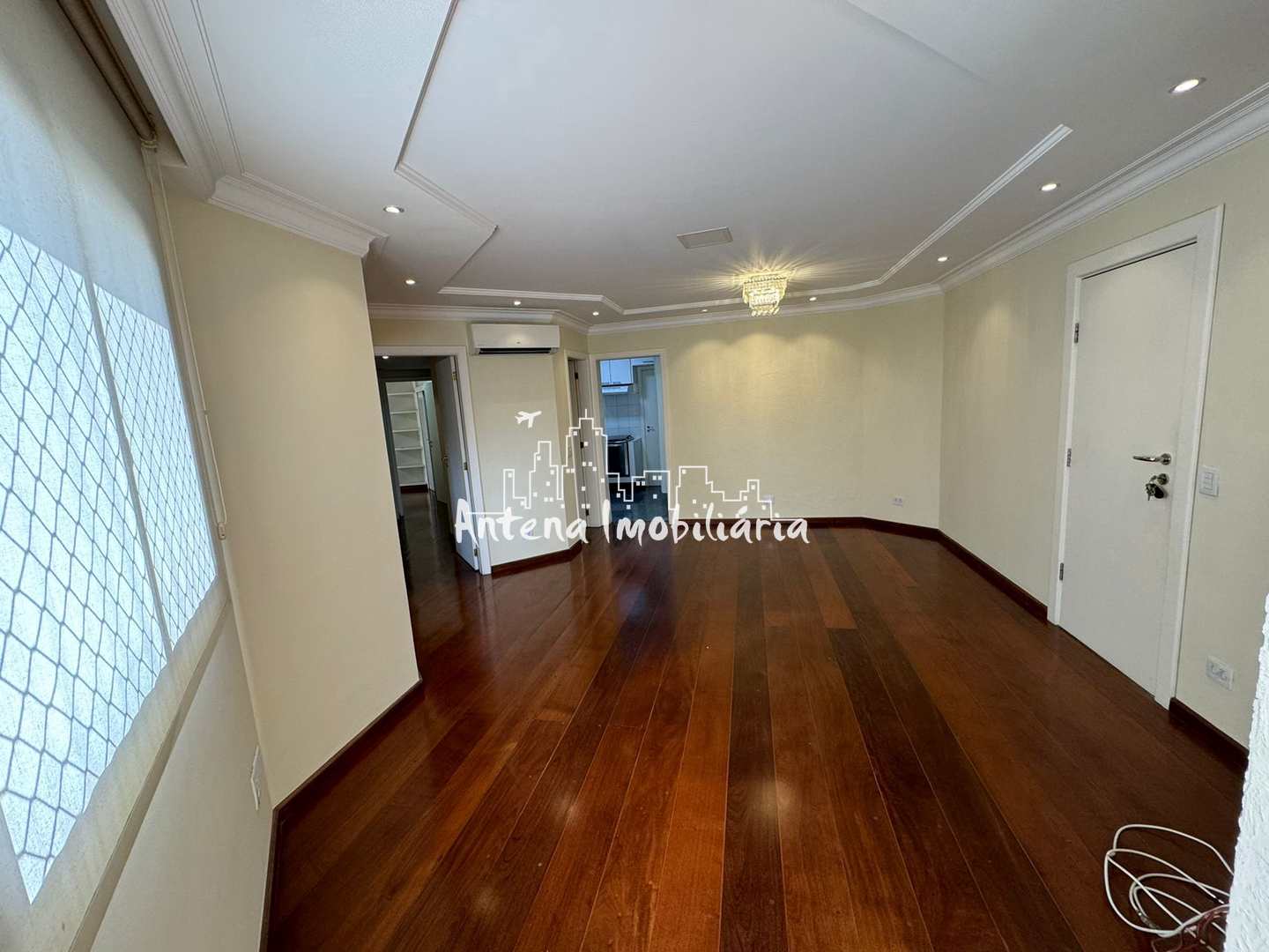 Apartamento à venda com 3 quartos, 105m² - Foto 2