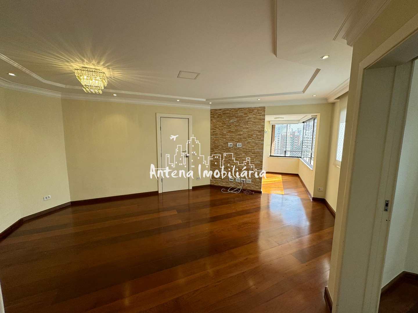 Apartamento à venda com 3 quartos, 105m² - Foto 1