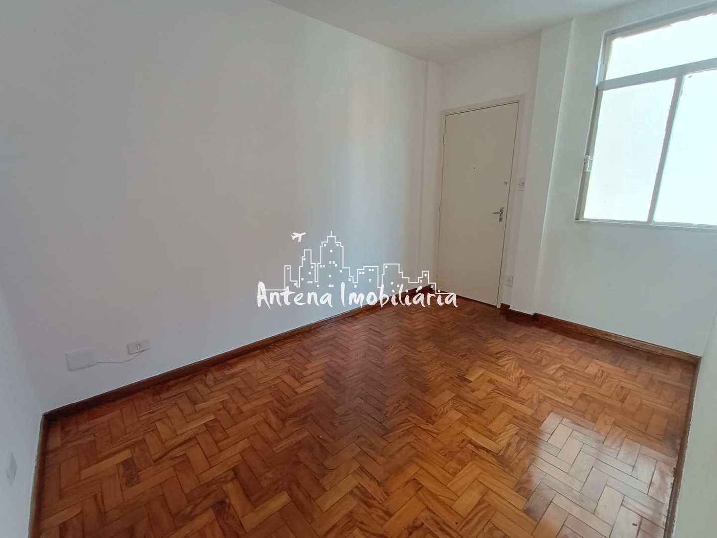 Apartamento à venda com 1 quarto, 34m² - Foto 2