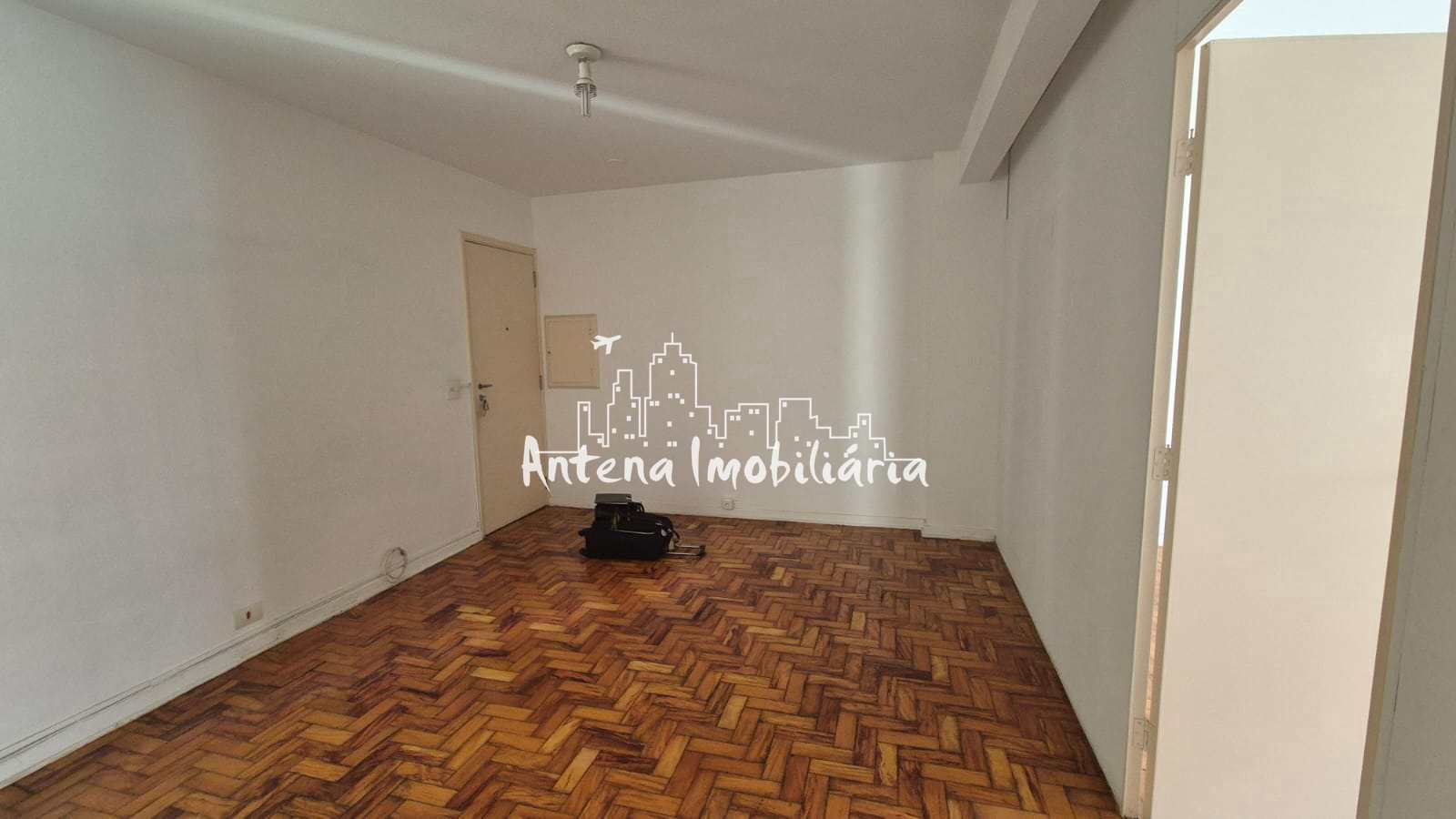 Apartamento à venda com 2 quartos, 68m² - Foto 3