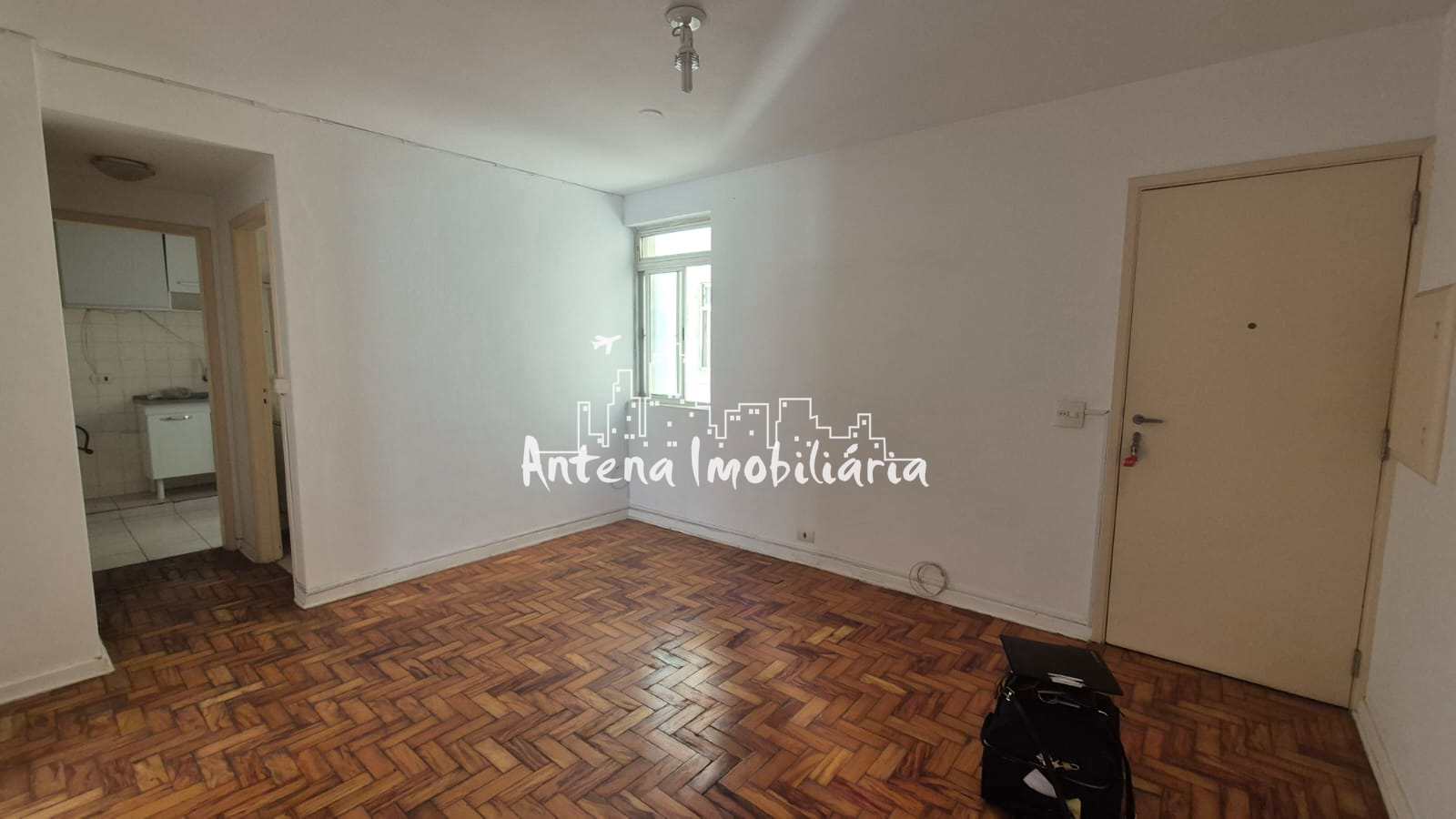 Apartamento à venda com 2 quartos, 68m² - Foto 2