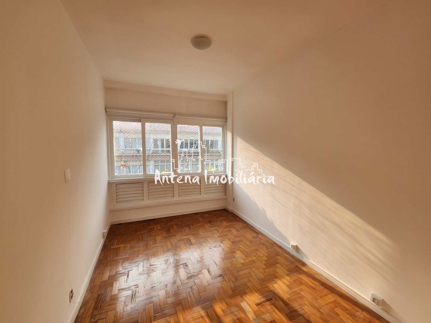 Apartamento para alugar com 3 quartos, 135m² - Foto 9