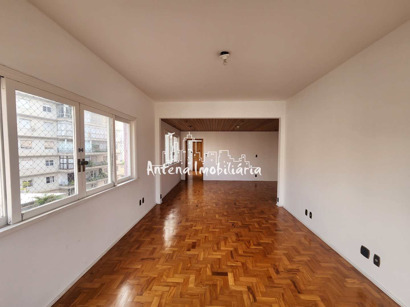 Apartamento à venda com 3 quartos, 159m² - Foto 3