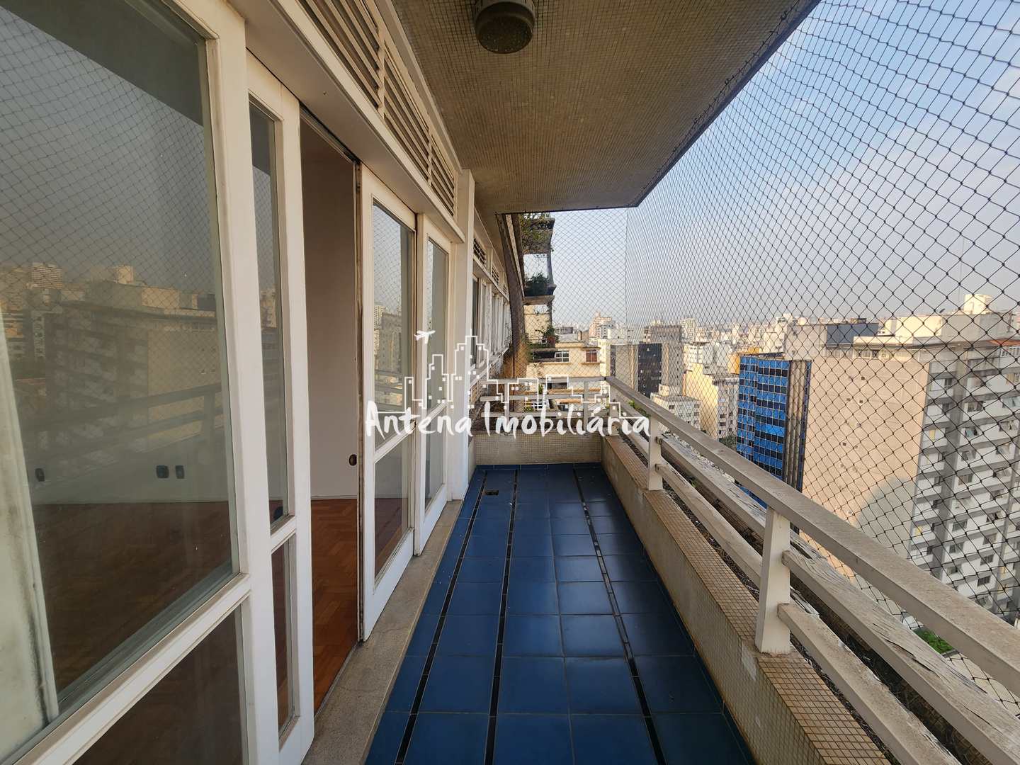 Apartamento à venda com 3 quartos, 159m² - Foto 4