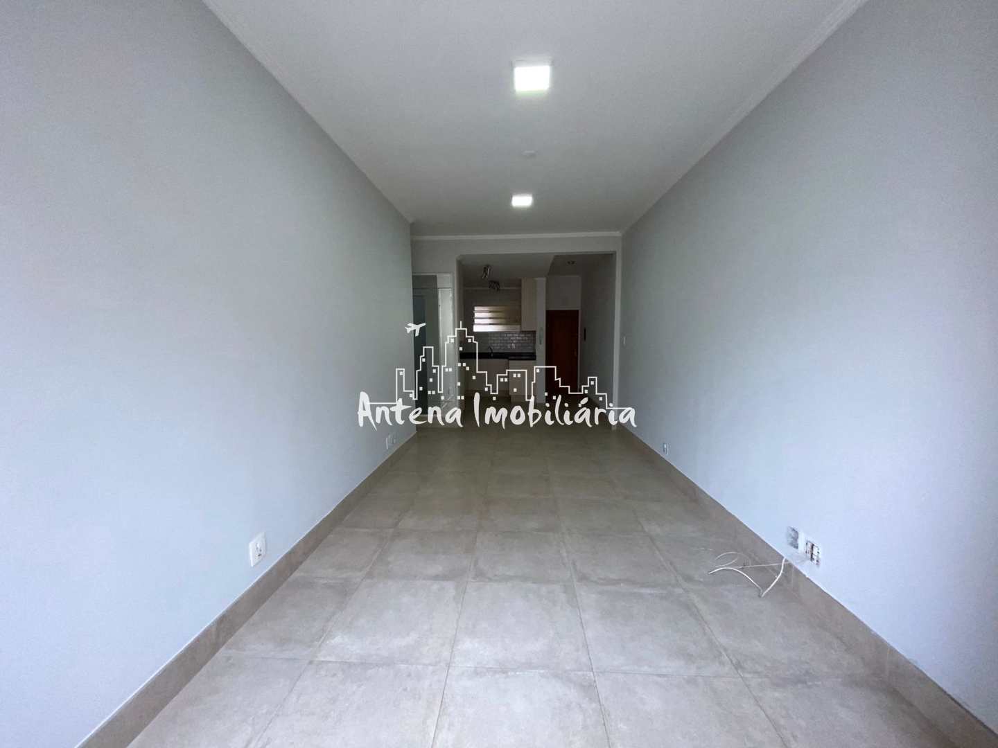 Apartamento à venda com 2 quartos, 55m² - Foto 2