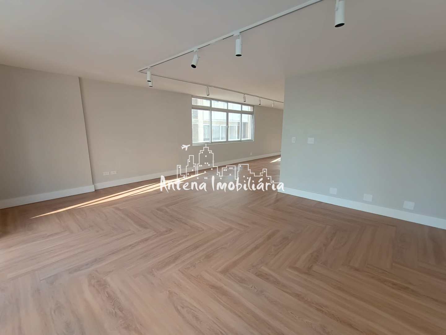 Apartamento à venda com 4 quartos, 187m² - Foto 3