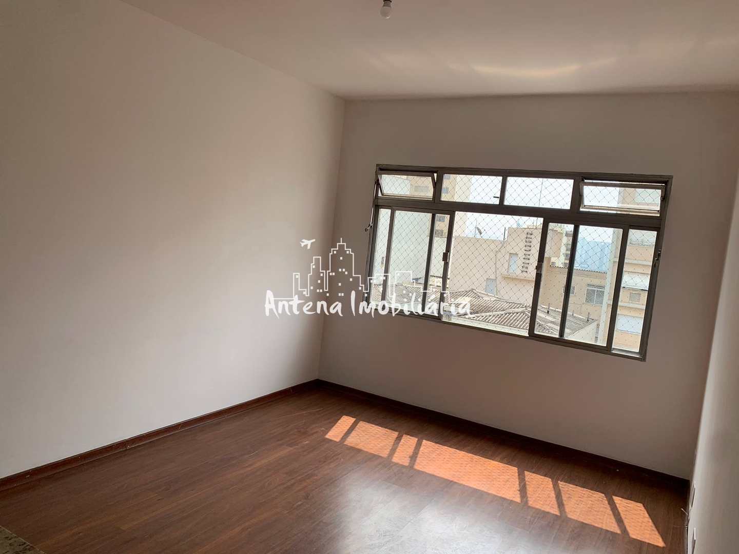 Apartamento para alugar com 3 quartos, 80m² - Foto 3