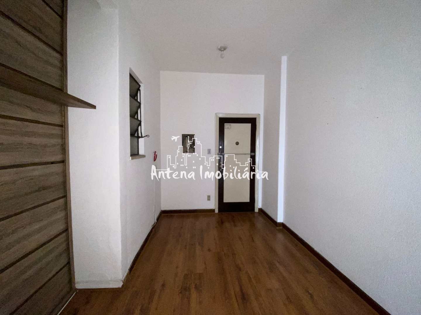 Apartamento à venda com 2 quartos, 70m² - Foto 3