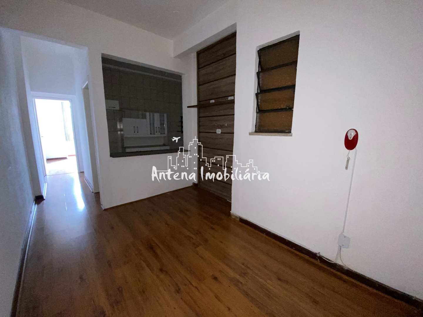 Apartamento à venda com 2 quartos, 70m² - Foto 1