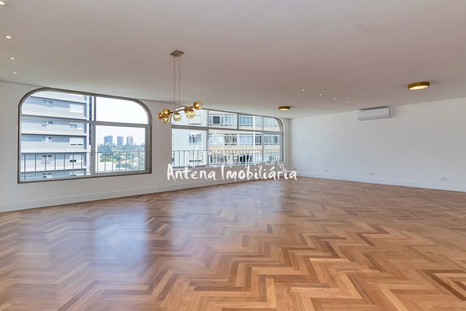 Apartamento à venda com 3 quartos, 219m² - Foto 1