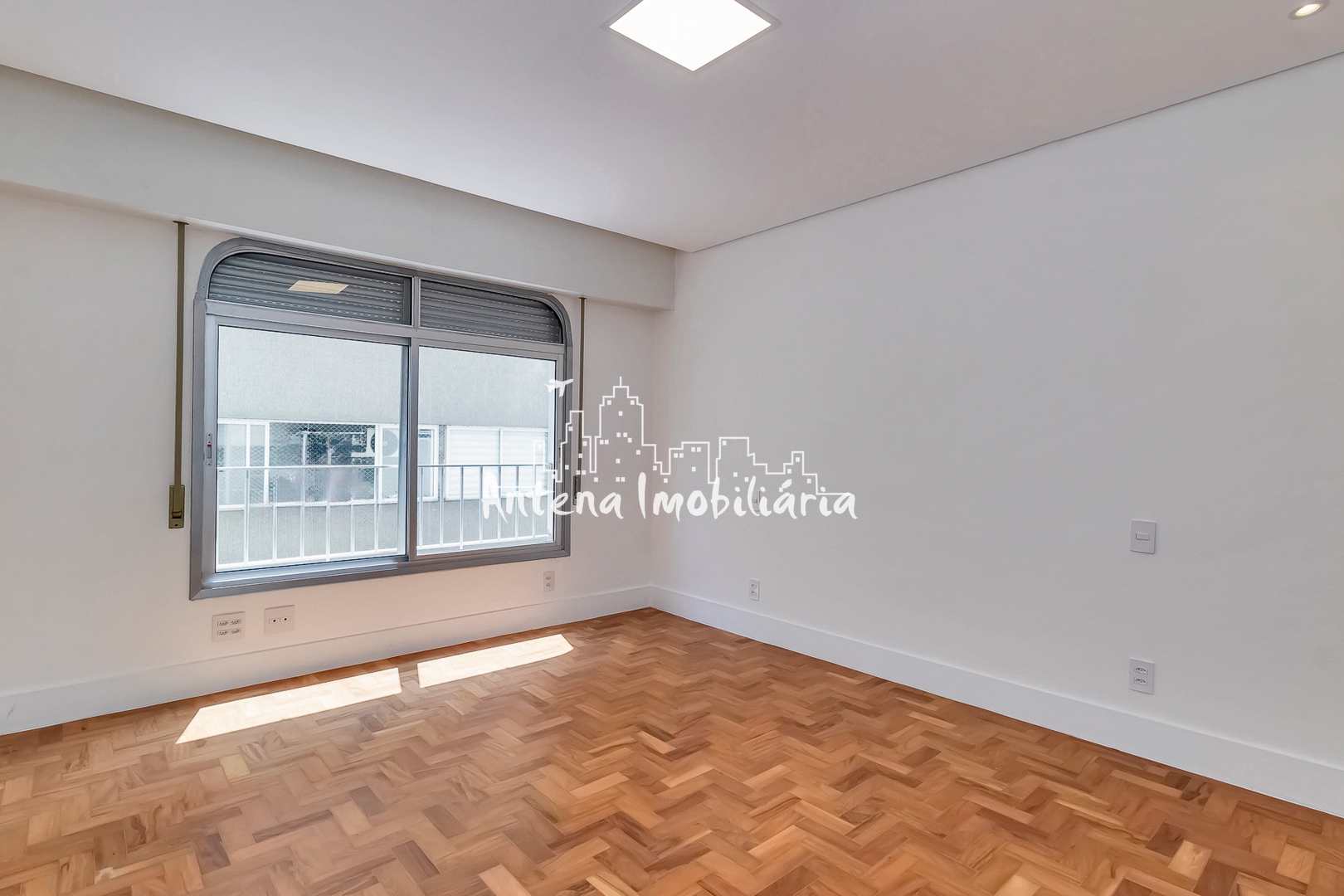 Apartamento à venda com 3 quartos, 219m² - Foto 12