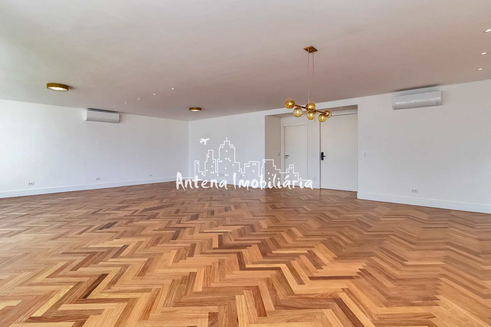 Apartamento à venda com 3 quartos, 219m² - Foto 3