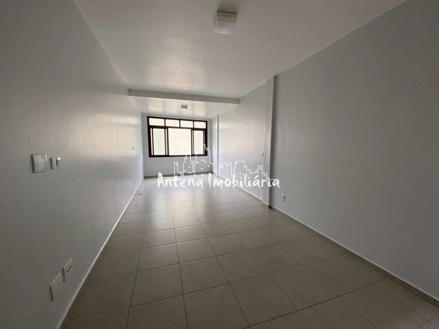 Apartamento para alugar com 1 quarto, 55m² - Foto 1