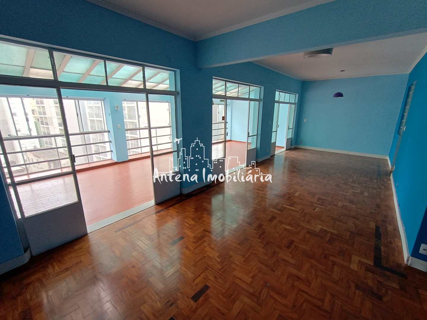 Apartamento para alugar com 3 quartos, 250m² - Foto 2