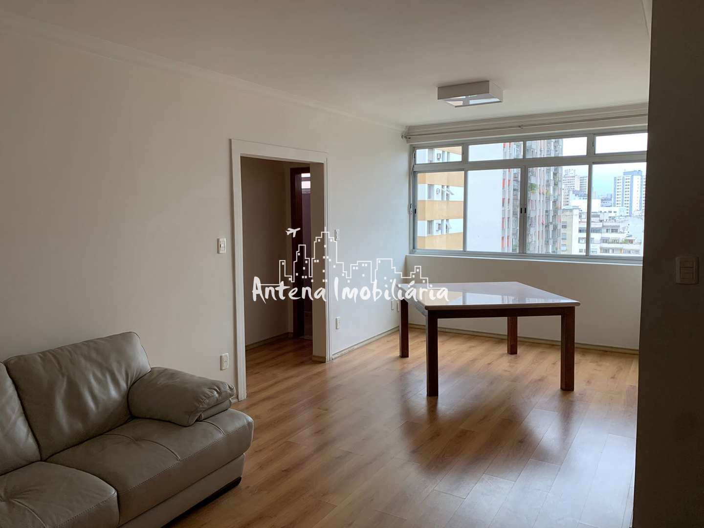 Apartamento à venda com 2 quartos, 105m² - Foto 2