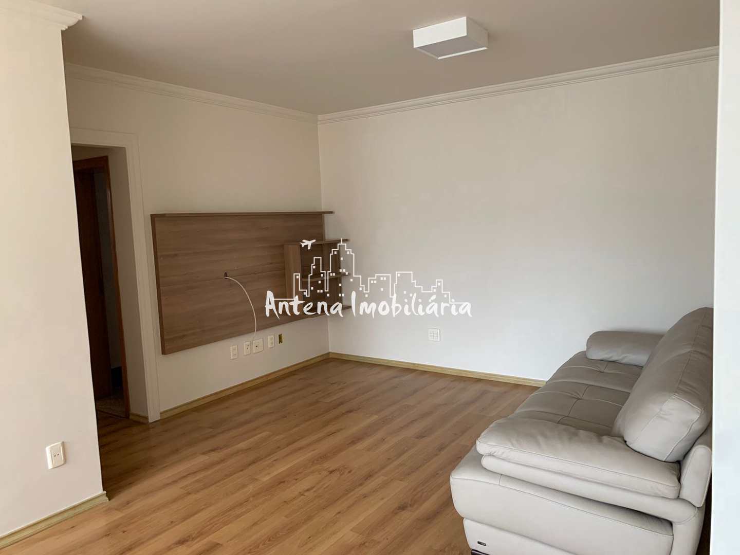 Apartamento à venda com 2 quartos, 105m² - Foto 1