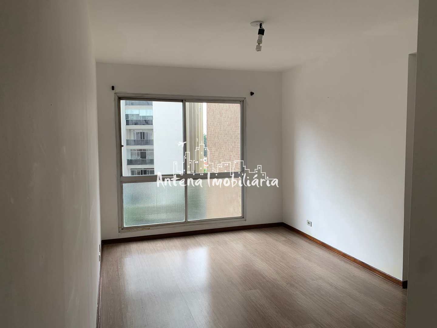 Apartamento à venda com 1 quarto, 60m² - Foto 1