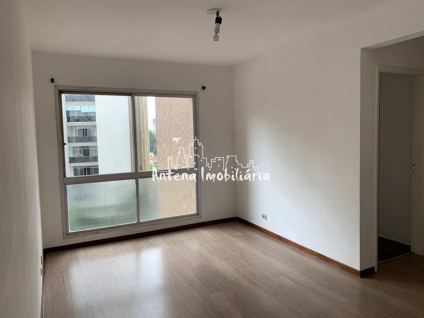 Apartamento à venda com 1 quarto, 60m² - Foto 2