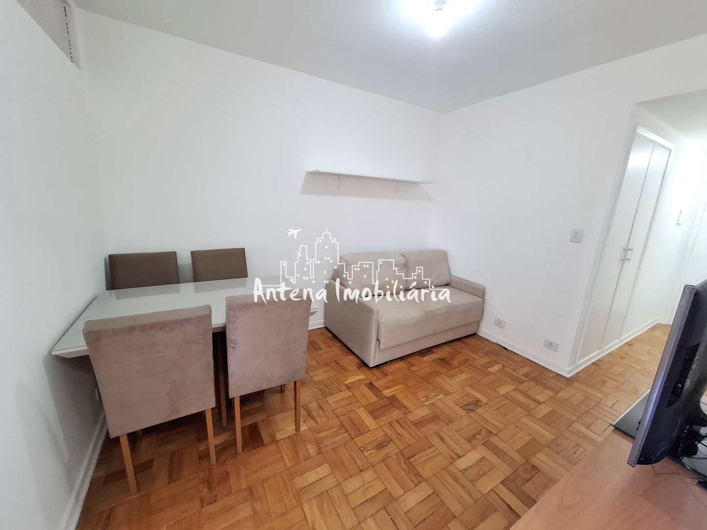 Apartamento à venda com 1 quarto, 37m² - Foto 2