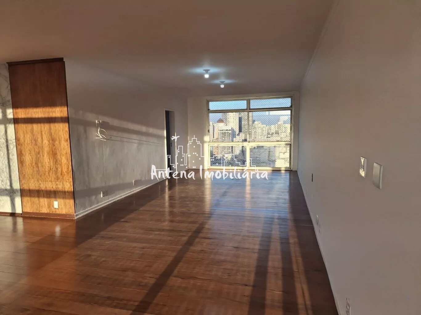 Apartamento para alugar com 4 quartos, 291m² - Foto 3