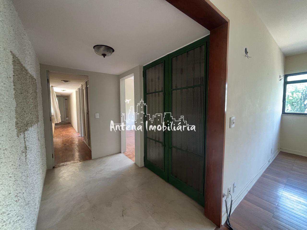 Apartamento à venda com 3 quartos, 220m² - Foto 3