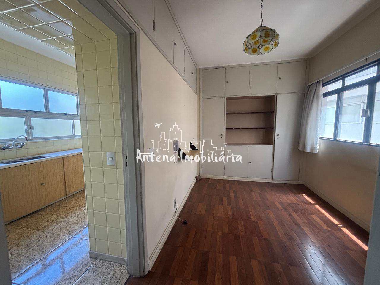 Apartamento à venda com 3 quartos, 220m² - Foto 9