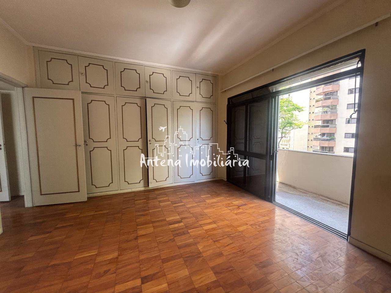 Apartamento à venda com 3 quartos, 220m² - Foto 12