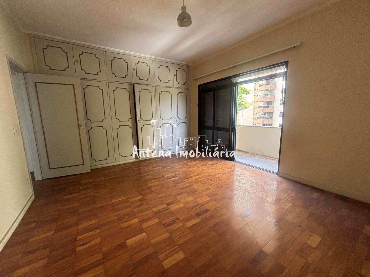 Apartamento à venda com 3 quartos, 220m² - Foto 13