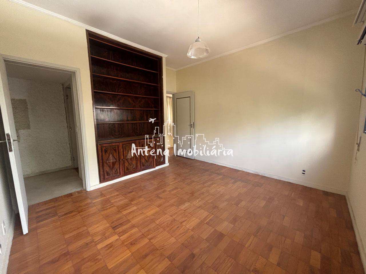 Apartamento à venda com 3 quartos, 220m² - Foto 2