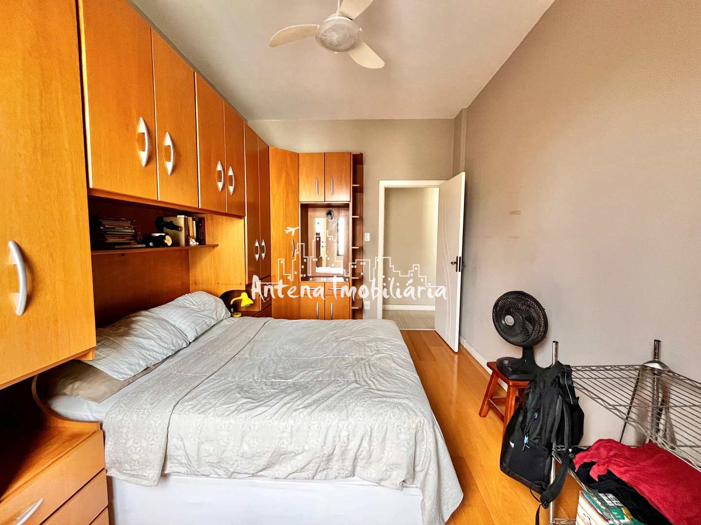 Apartamento à venda com 2 quartos, 75m² - Foto 9