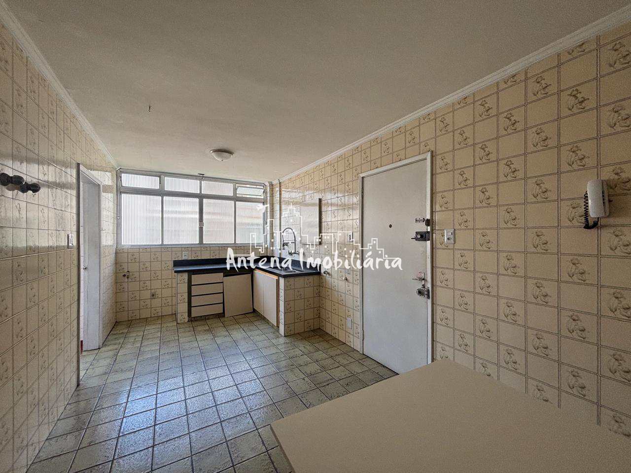 Apartamento à venda com 3 quartos, 170m² - Foto 11