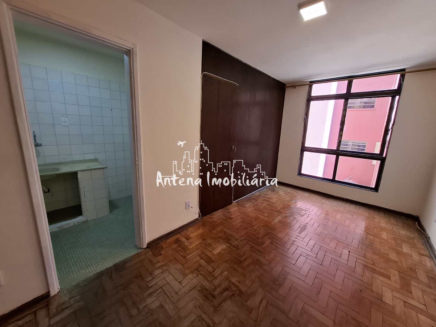 Apartamento à venda com 1 quarto, 35m² - Foto 2