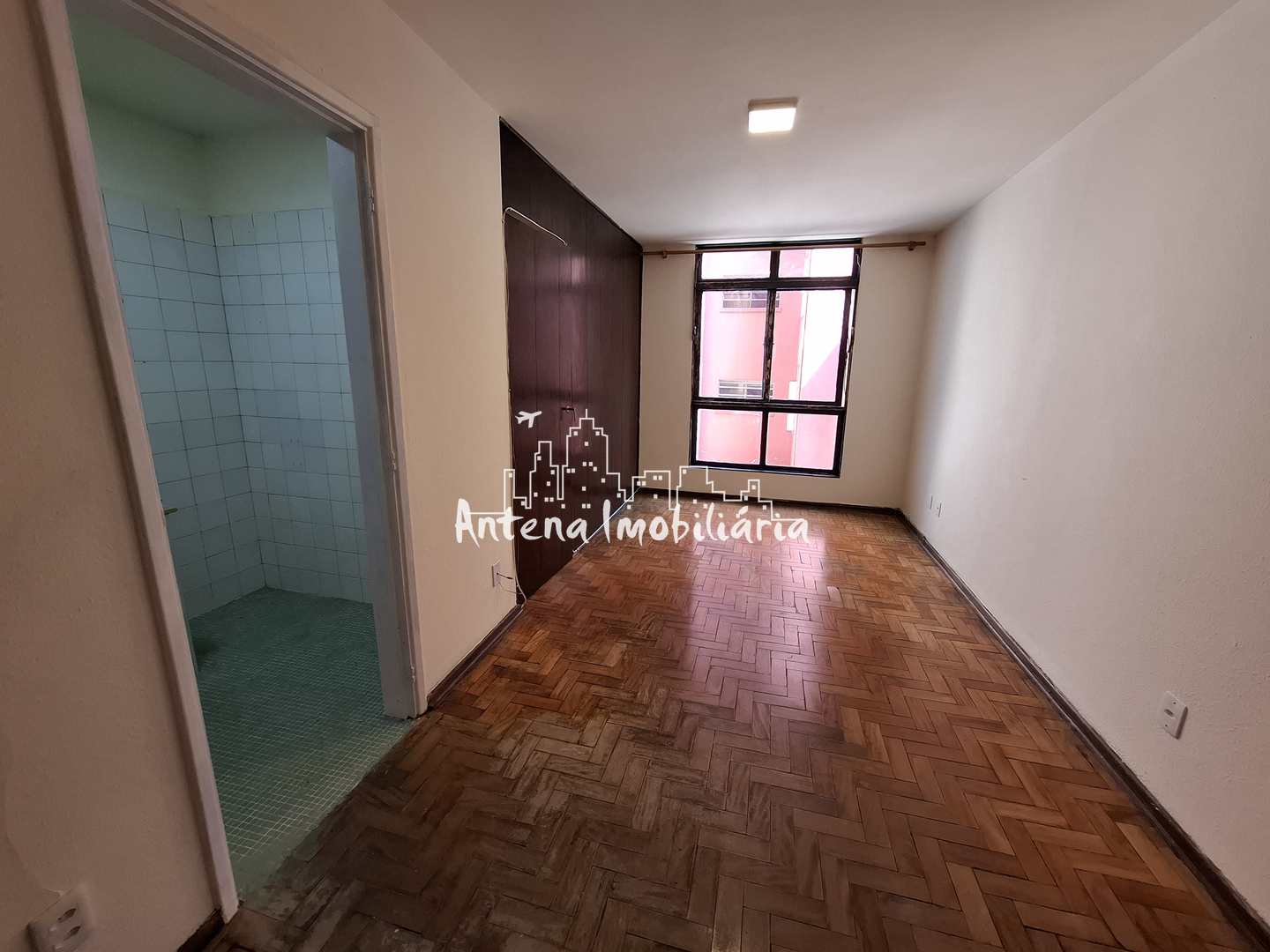 Apartamento à venda com 1 quarto, 35m² - Foto 1