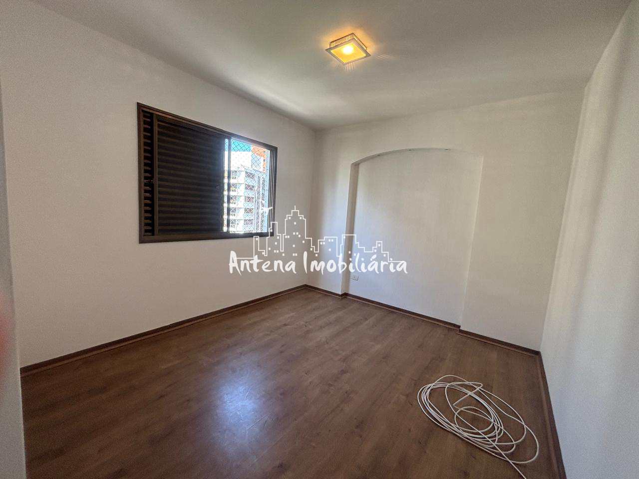 Apartamento para alugar com 3 quartos, 115m² - Foto 10