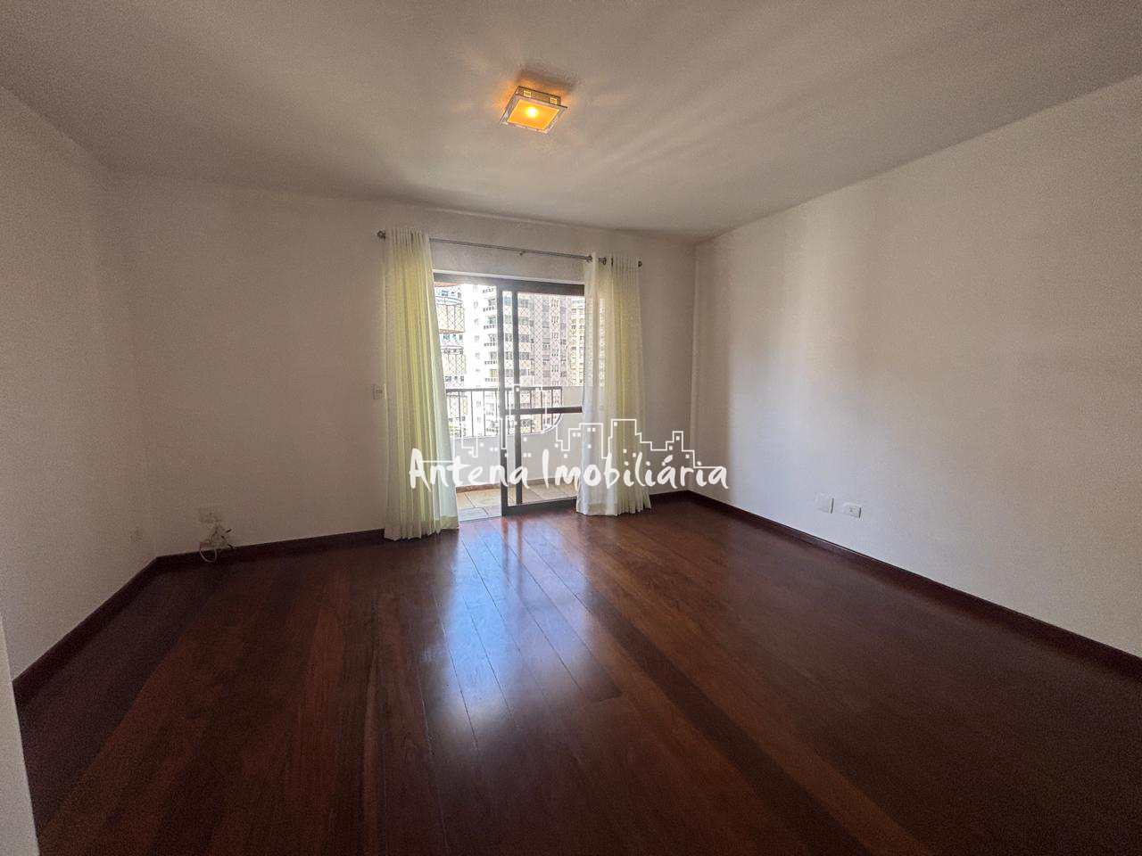 Apartamento para alugar com 3 quartos, 115m² - Foto 2